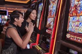 Permainan Hot Pot dengan dealer langsung di cahaya4d